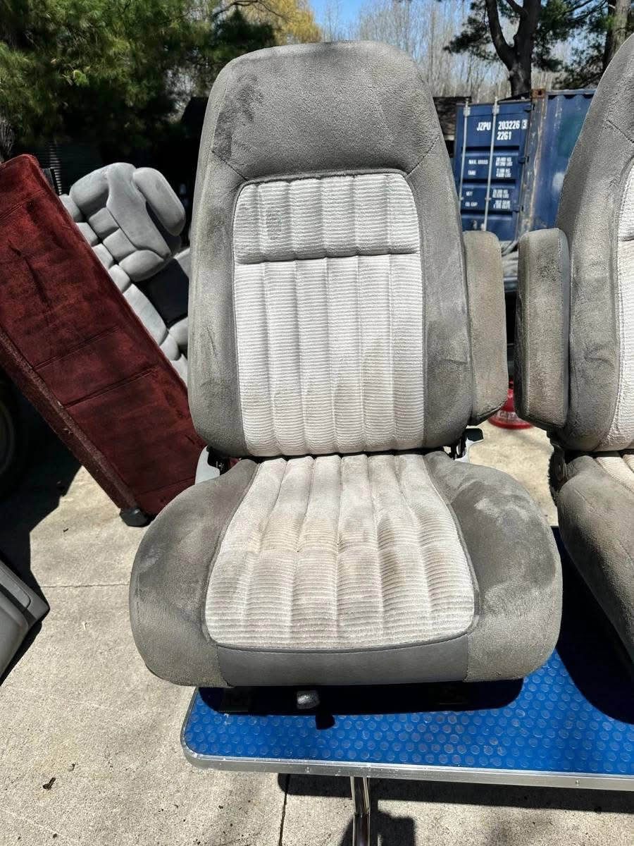 Bucket Seat Cores (Pair) - 88-94 Chevy/GMC OBS (Gray/White)
